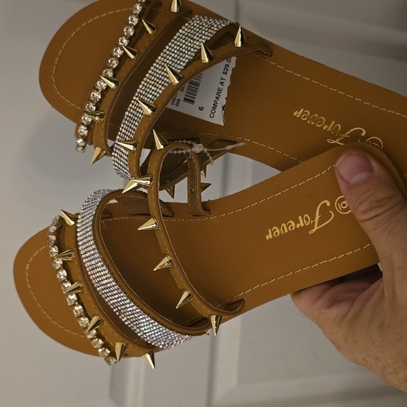 GLAM Rocker gal sandals kind of edgy - Picture 4 of 4